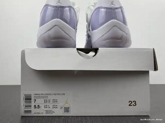 Air AH7860-101 Pure Jordan 11 WMNS Violet Low 0420